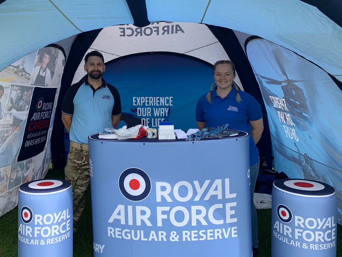 Cpl Chris &amp; Hollie are at #ArmedForcesDay Scunthorpe today!

Come say hello 👋 and find out about <a href="/RoyalAirForce/">Royal Air Force</a> career opportunities! 🇬🇧✈️🌍

<a href="/NorthLincsCNews/">North Lincs Council</a> 

#findyourrole #Careers #afd2022 #armedforcesday2022 #apprenticeships