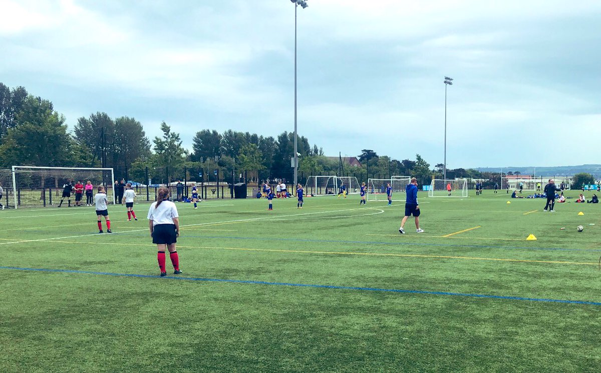 MikeOMK12's tweet photo. Busy fun exciting cool week ๐ฅณ
School Rugby Awards ๐ง
Letโs Go Hydro U14 Event ๐โโ๏ธ
Girls U15 Football comp โฝ๏ธ
Gerry Cinnamon ๐ถ
#belter #sport #goodbusy #fun https://t.co/wCTOE6T0ty