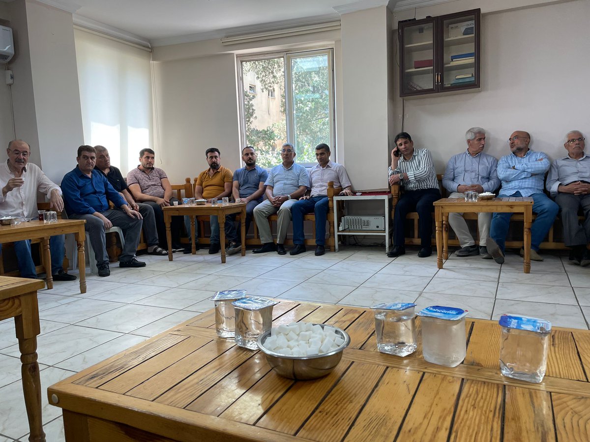 gelecek63's tweet photo. Asoğlu Ailesinin taziyesine katılarak başsağlığı dileklerimizi ilettik. Allah Rahmet Eylesin. https://t.co/zKgEbdkQ69