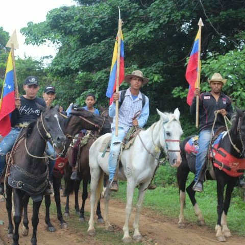 ecab_umbv's tweet photo. 🐴#17JUN22|| En el marco de las actividades conmemorativas al 201° Aniversario de la Batalla de Carabobo,  la @ecab_umbv participó como representación de la Caballería en el recorrido que hiciera el Ejército Libertador  desde Taguanes hasta el Campo de Carabobo aquel 24 de Junio. https://t.co/8NwvXvDmGU