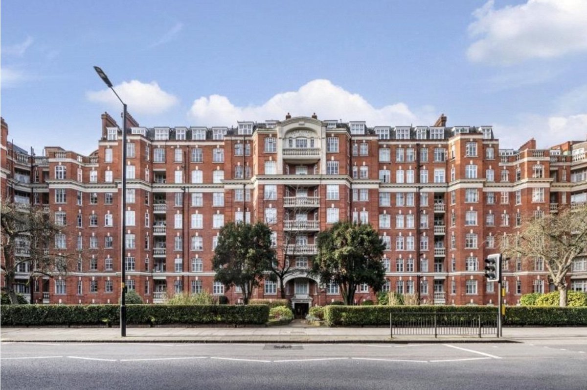 JAResidential's tweet photo. TO LET: 4 BEDROOM FLAT IN MAIDA VALE, £1100.00 PER WEEK.

A bright and spacious apartment, with 4 double bedrooms, 2 contemporary bathrooms, 2 receptions and kitchen/diner. The principal rooms enjoy a south westerly view over Lanark Road. 

https://t.co/6VDx2fCzTE https://t.co/bbdv1pryOE