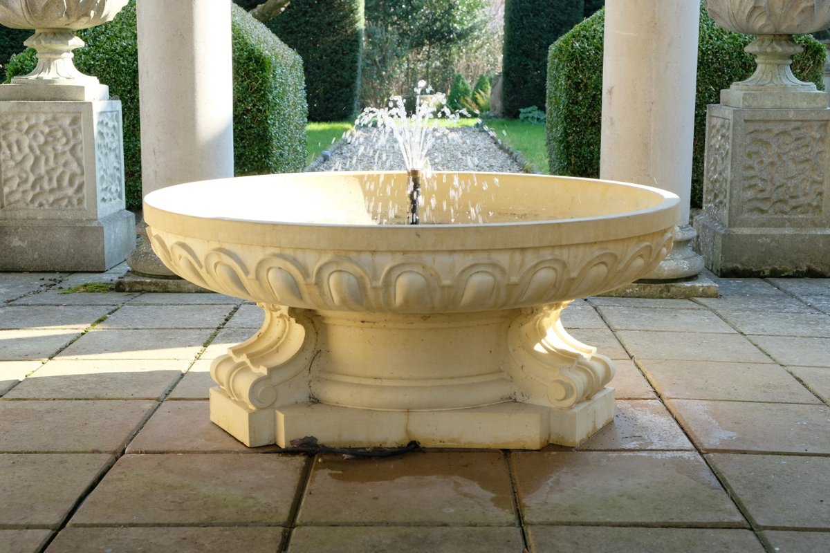 A exquisitely designed fountain inspired by the Bosquet de la Collanade in Versailles. An ample choice for an commercial setting including conservatories, terraces and hotel courtyards. 
haddonstone.com/en-gb/prod/ver…