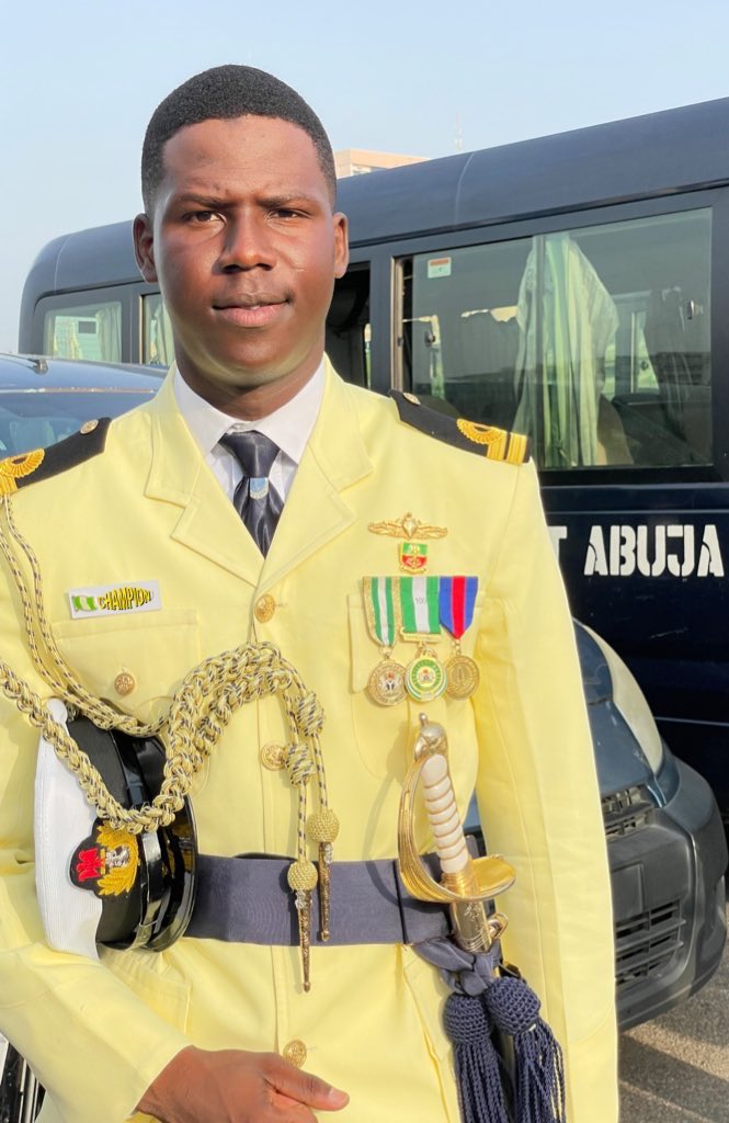 BasheerMardy's tweet photo. Was a privilege to march a National Parade https://t.co/ZdCPJnBtwd