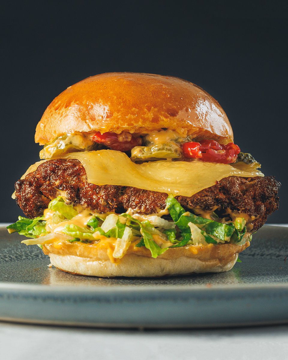RockitLDN's tweet photo. Krispy Chicken Pao looking glorious this Father's Weekend. A worthy treat for the best dads in the world! 🍔 #FathersDay #LalalandLondon https://t.co/XStgEkWNE3