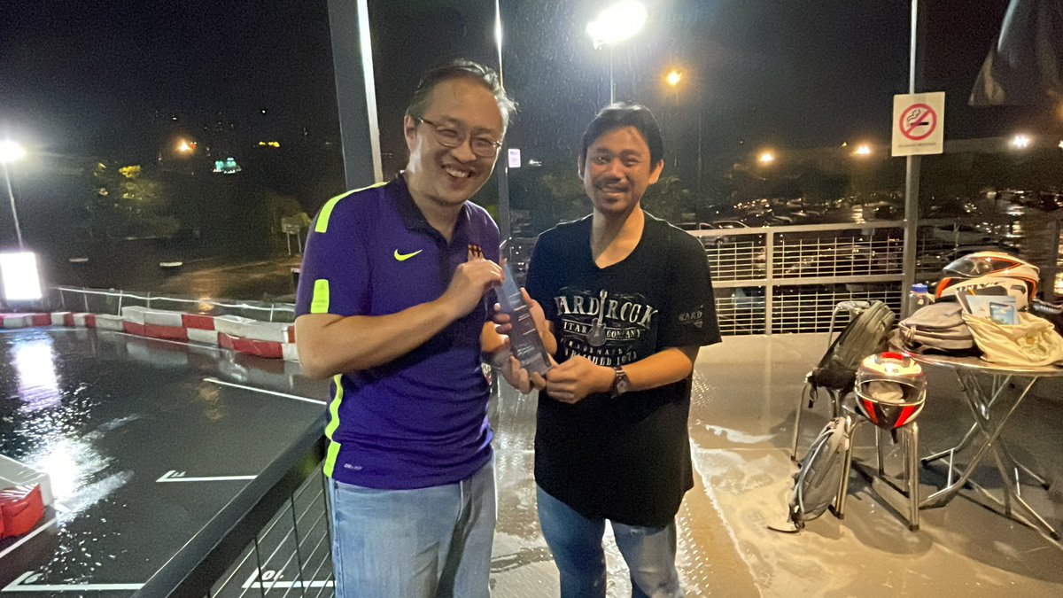 SeeSharpS's tweet image. We SeeSharp Solutions Sdn. Bhd. had a fun team building event recently. We had a great time despite the rain 🌧. 

What’s most important is the spirit of #togetherness, #competitive among ourselves, and last but not the least - celebrated 10 years of long service, Fred.  #team