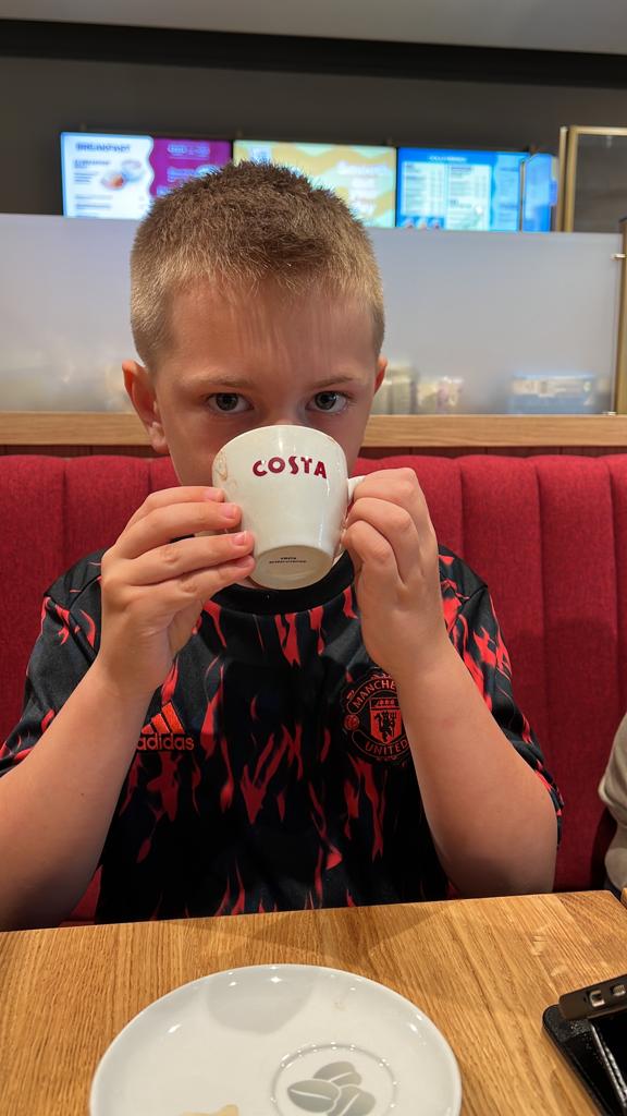 DaddyLukeM's tweet image. Chillin at @CostaCoffee yummy babychino 😋