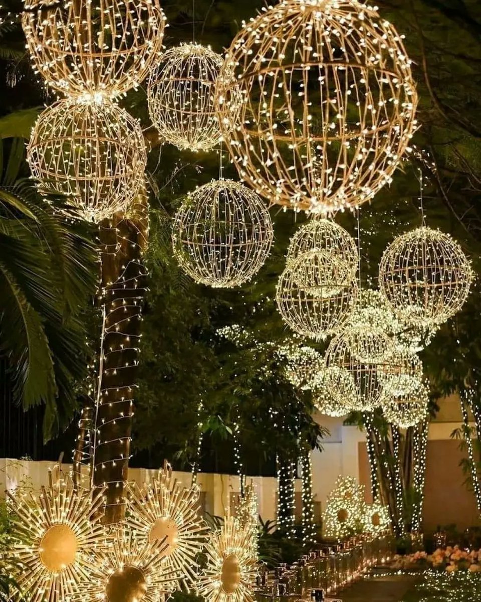 WeddingzWorld's tweet photo. Fairy lights are to wedding decorations what lehengas are to brides. They are a fail-safe choice and can instantly illuminate your celebrations. https://t.co/vbQLOUwKUy