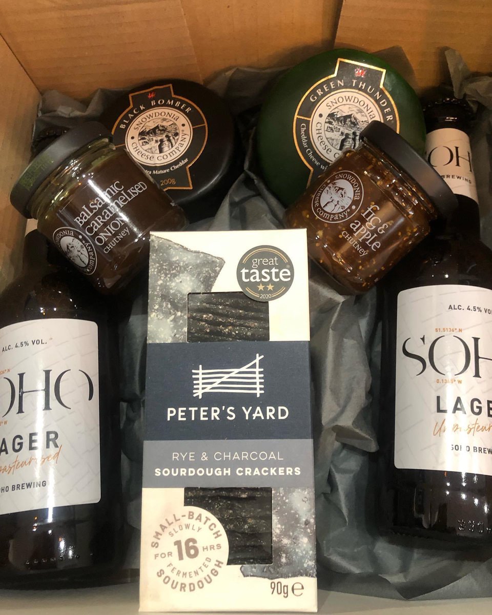 At40a's tweet image. Our Fathers Day boxes are all made up ready for you: Vanilla Stout, Pale Ale, Popcorn Kitchen, Salami chips, Chorizo thins, Chicken crackling with Habanero Chilli, Drinks Biscuits, wild Duck &amp;amp; Plum Sauce crisps &amp;amp; top with a large bar Tony’s Chocolonely #shoplocal #fathersdaygifts