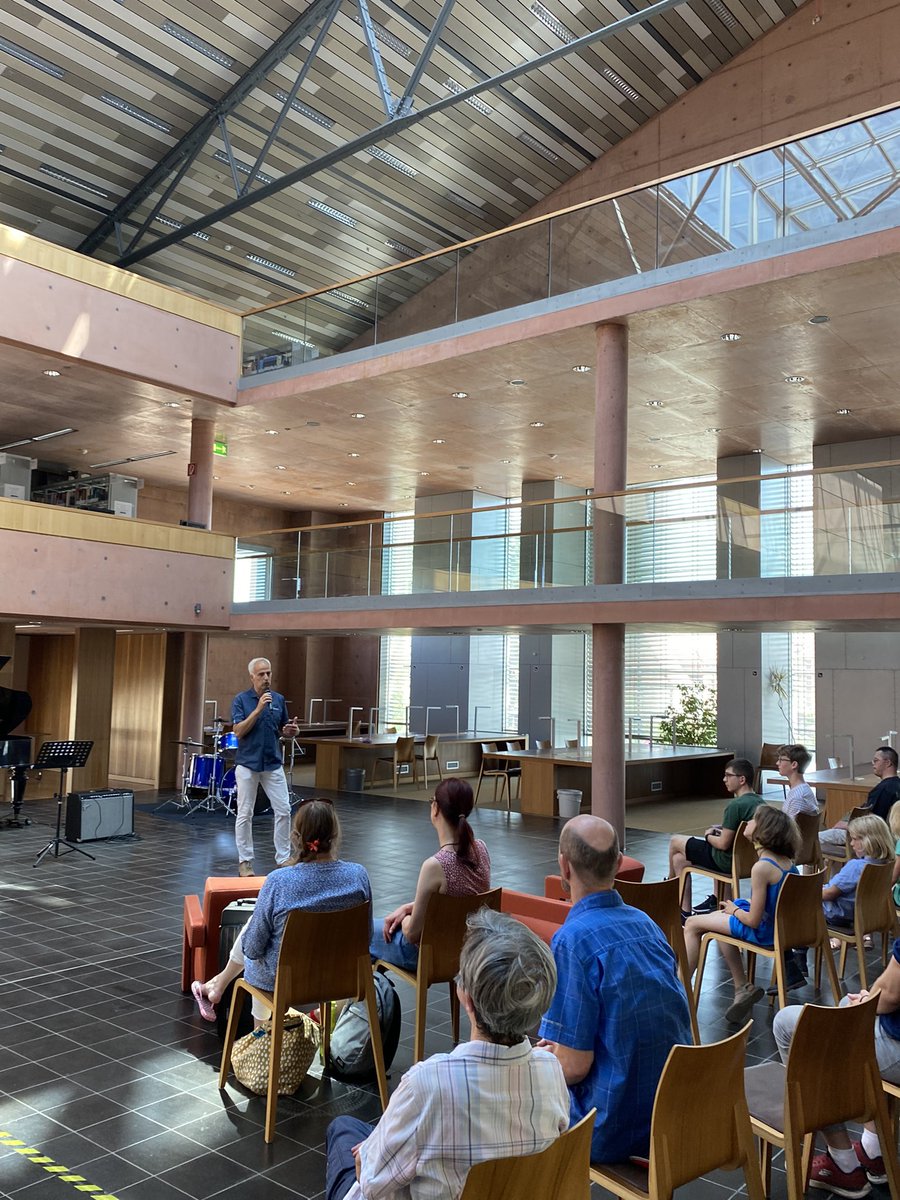 Unser Bibliotheksleiter, Frank Seeliger, eröffnet den #WildauMusicDay 🔥🎶🎤