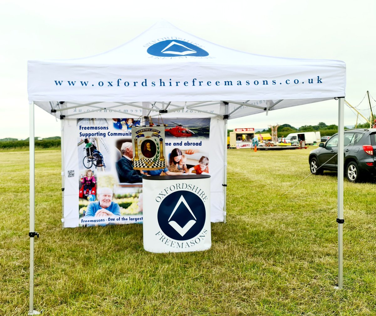<a href="/OxfordLightBlue/">Oxfordshire Light Blues</a> <a href="/UGLE_GrandLodge/">United Grand Lodge of England</a> 

If you're in #Thame today feel free to say hello as the #Oxfordshire #Freemasons stand is here at the <a href="/Sealed_Knot/">The Sealed Knot</a> event with members of #Hampden #Lodge being present.