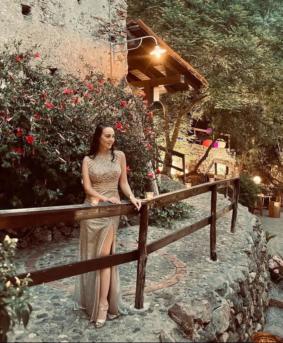 SonySon96916254's tweet photo. #ilcascinalecountrylocation molto affascinante #RosalindaCannavó ❤️ la Brand ambassador di @ImperoCouture 👏👏❤️ @AulettaLuigi #zengavo #temptationgallery https://t.co/Wx7pWt0RAY