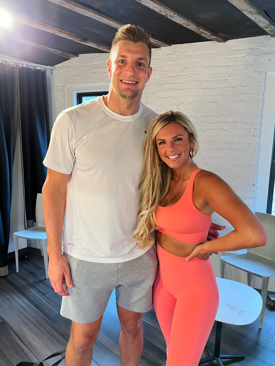 hey <a href="/Buccaneers/">Tampa Bay Buccaneers</a> u good? <a href="/RobGronkowski/">Rob Gronkowski</a>