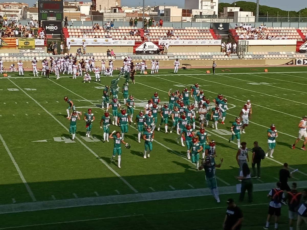 jordipauc's tweet photo. Primer partit de la temporada dels @Dragons_BCN a Reus. Speaker en castellà. Comencem malament!!!! https://t.co/PwgaomBxhY