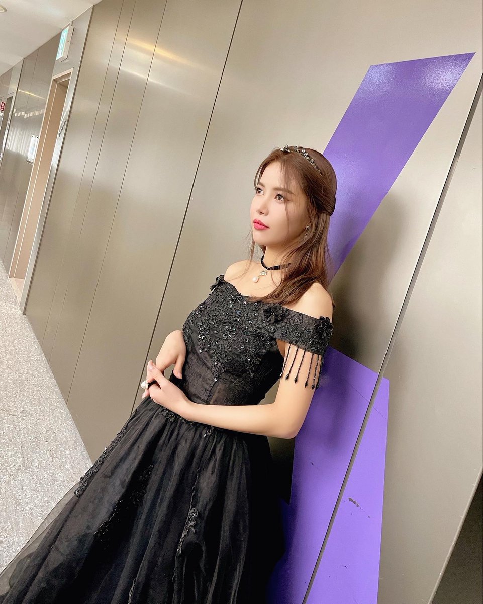 solarkeem_bot's tweet photo. [📸] 2022.06.17

🖤

🔗https://t.co/yUPNgF02Oj

#솔라 #SOLAR
@RBW_MAMAMOO https://t.co/41iqwJ9Gep