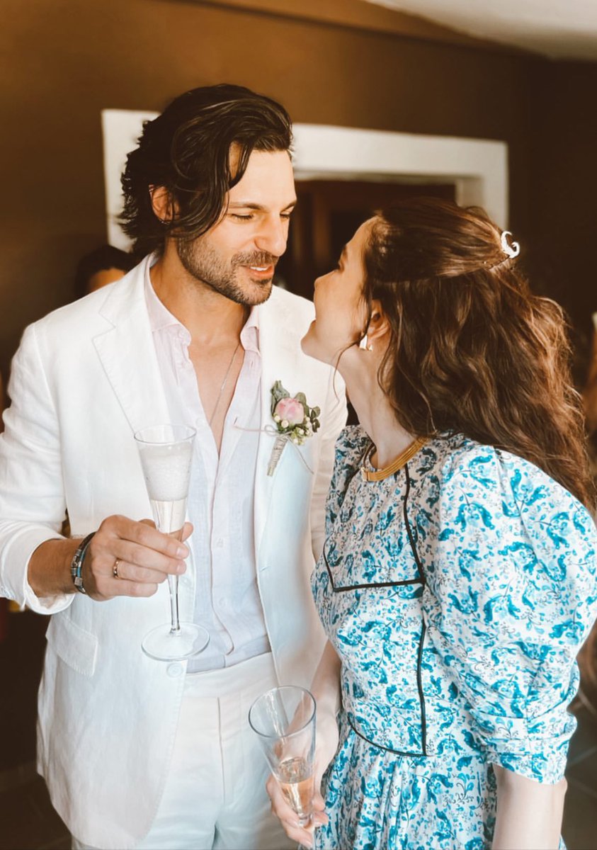 dizianaIiz's tweet photo. Özge Gürel &amp; Serkan Çayoğlu. Allah mutluluklarını daim etsin. ❤️🧿 https://t.co/IEZQbbZI2d