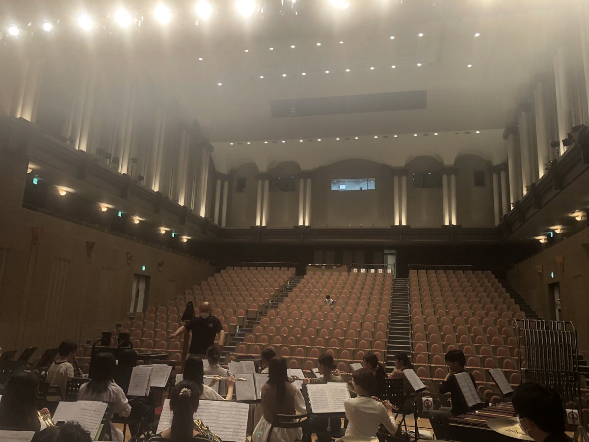 ksgcwo's tweet photo. こんばんは！
今夜は明日6/19に出演いたします、かすが芸術祭のリハーサルでした！
私たちの出番は12:00〜になります！
吹奏楽の他にもオーケストラ、ジャズ、コーラス、舞踊など様々な芸術を楽しむことができます！
ぜひお越しくださいね！🌈✨ https://t.co/ixO5rQxqa5