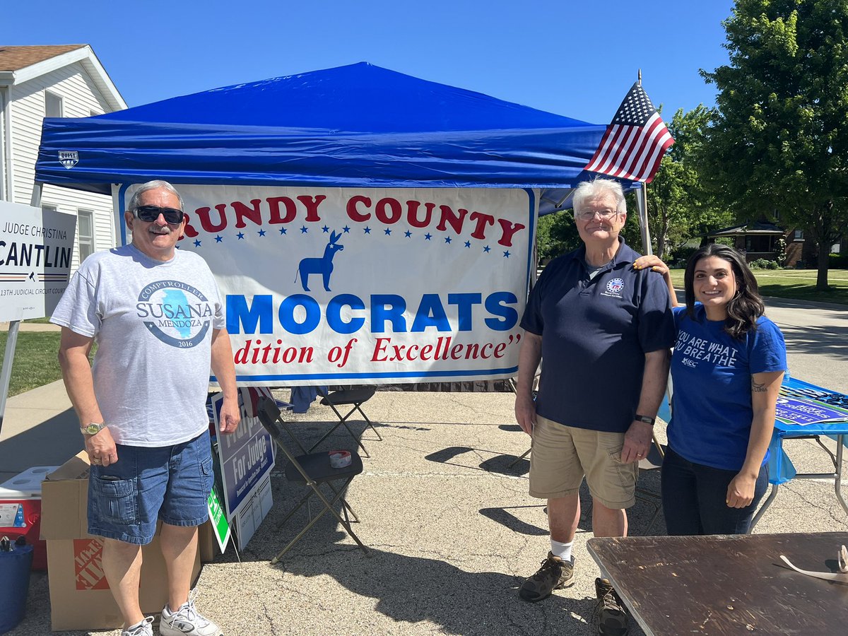 KCDemocrats's tweet photo. Come visit the #GrundyCountyDemocrats at Minooka Summerfest! They’re at Mondamin St. and Osceola St. in Minooka! https://t.co/vACV4pZKae