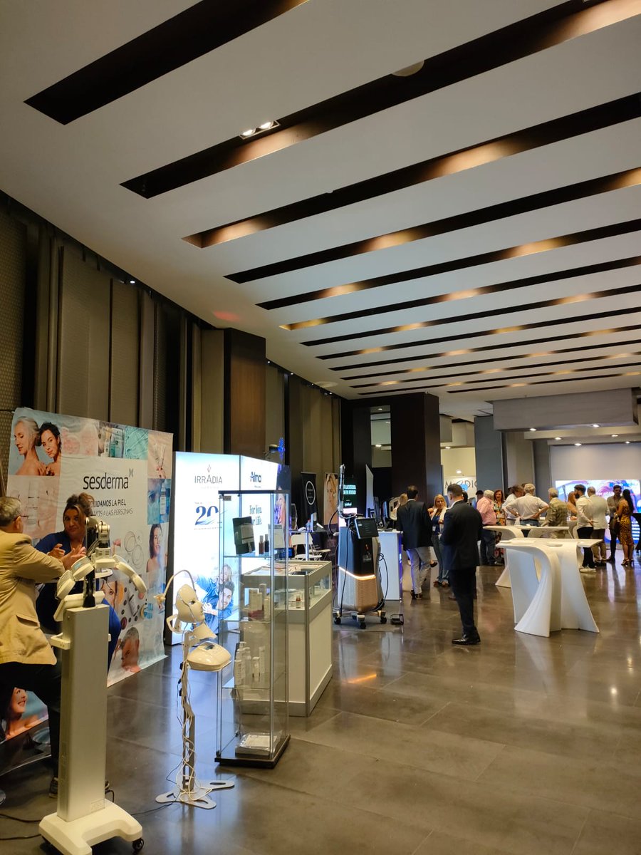 SelmqLaser's tweet photo. Más de 20 casas comerciales participan en el «XXIX Congreso de la Sociedad Española de Láser Médico Quirúrgico @SelmqLaser, la exposición más completa sobre la tecnología del #lasermedico aplicada a la medicina.
ℹ️ https://t.co/OZGldHGXTu https://t.co/hvQbWco2aC