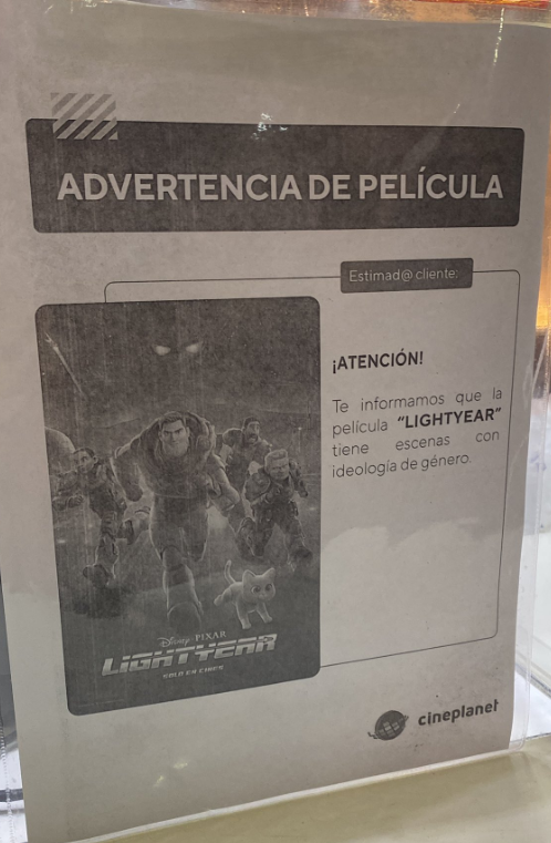 Graciela_Jimena's tweet photo. #Cineplanet es el ejemplo perfecto de #RainbowWashing. Mientras en redes se vende como respetuoso a los derechos LGBTI, en paralelo mantiene posturas conservadoras como la "advertencia" de la película Lightyear. Es el uso comercial de la lucha LGBTI sin un compromiso real. (1/2) https://t.co/klDOdOWaFs