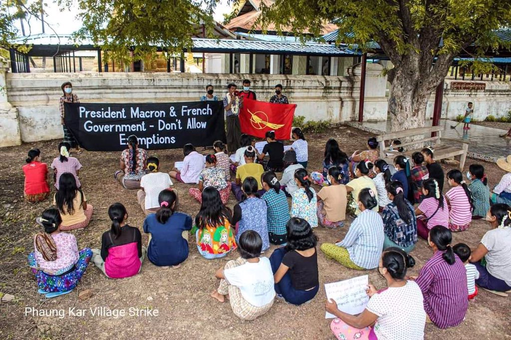 abks_26's tweet photo. Residents, teachers and parents from Letpadaung Taung village, Salingyi, rallied today in voicing out their oppositions to Illegitimate Military ruling.   #2022Jun18Coup #NoExemption #FreezePaymentsToJunta #WhatsHappeningInMyanmar https://t.co/Ap991OWAIr