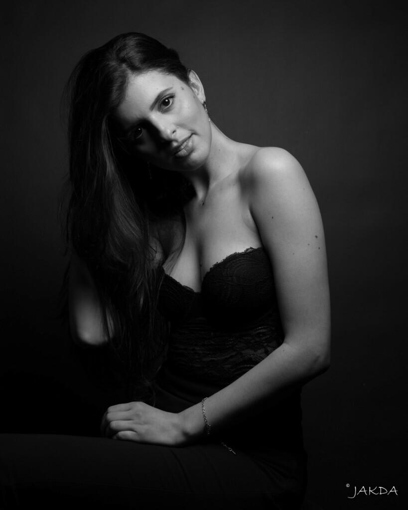 JAKDA24's tweet photo. Mariana

Model @mariana_crystal_dsc

Workshop with @damianoandreotti

Light @profoto @profotosharethelight @grange_fotografia

Location @punto_foto_shop

Nikon D7200
18-105 mm | f/5,6 | ISO 100

#nikon #nikond7200 #nikonitalia #model #portrait #portraitp… https://t.co/xlHxUjJBJK https://t.co/4k92WIzn8W