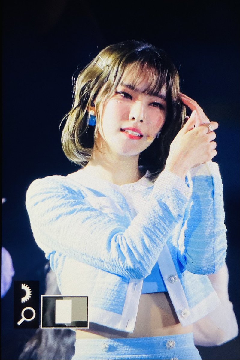leesoojin_kr's tweet photo. 220618 투더문 비번 까먹었으니까 그냥 베댄럽에서 보세요 😋❤️ 찌미나 사랑한단다ㅏㅏㅏ🫶🏻 #먼데이 #김지민 #Weeekly @_Weeekly https://t.co/JrRLeYYmch