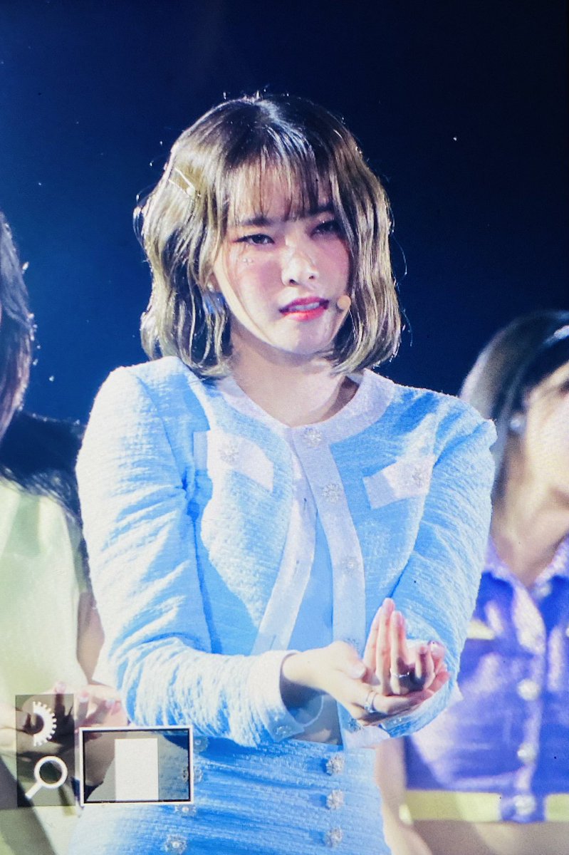 220618 투더문 비번 까먹었으니까 그냥 베댄럽에서 보세요 😋❤️ 찌미나 사랑한단다ㅏㅏㅏ🫶🏻 #먼데이 #김지민 #Weeekly <a href="/_Weeekly/">Weeekly (위클리)</a>