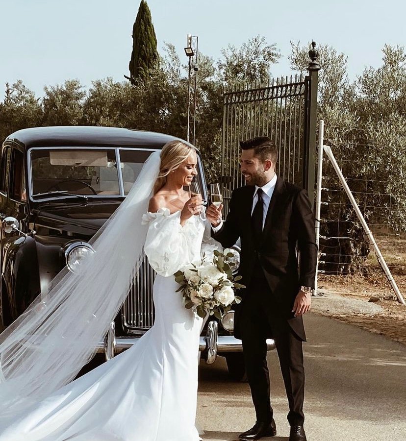 Barca Universal on Twitter: "Image: Jordi Alba and his wife during their  wedding. https://t.co/JVa8YmNHue" / Twitter