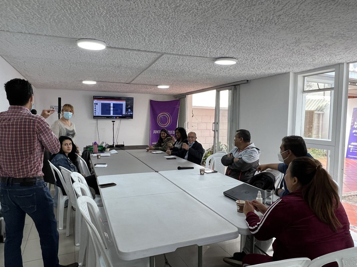 fjuntossepuede's tweet photo. #AHORA | Desde nuestra sede, las diferentes ONG’s venezolanas en Colombia conversan las diferentes brechas que impiden la integración de los venezolanos con PPT.
#ProyectoIntegrate @USAID_Colombia https://t.co/Zld3XxZcAd