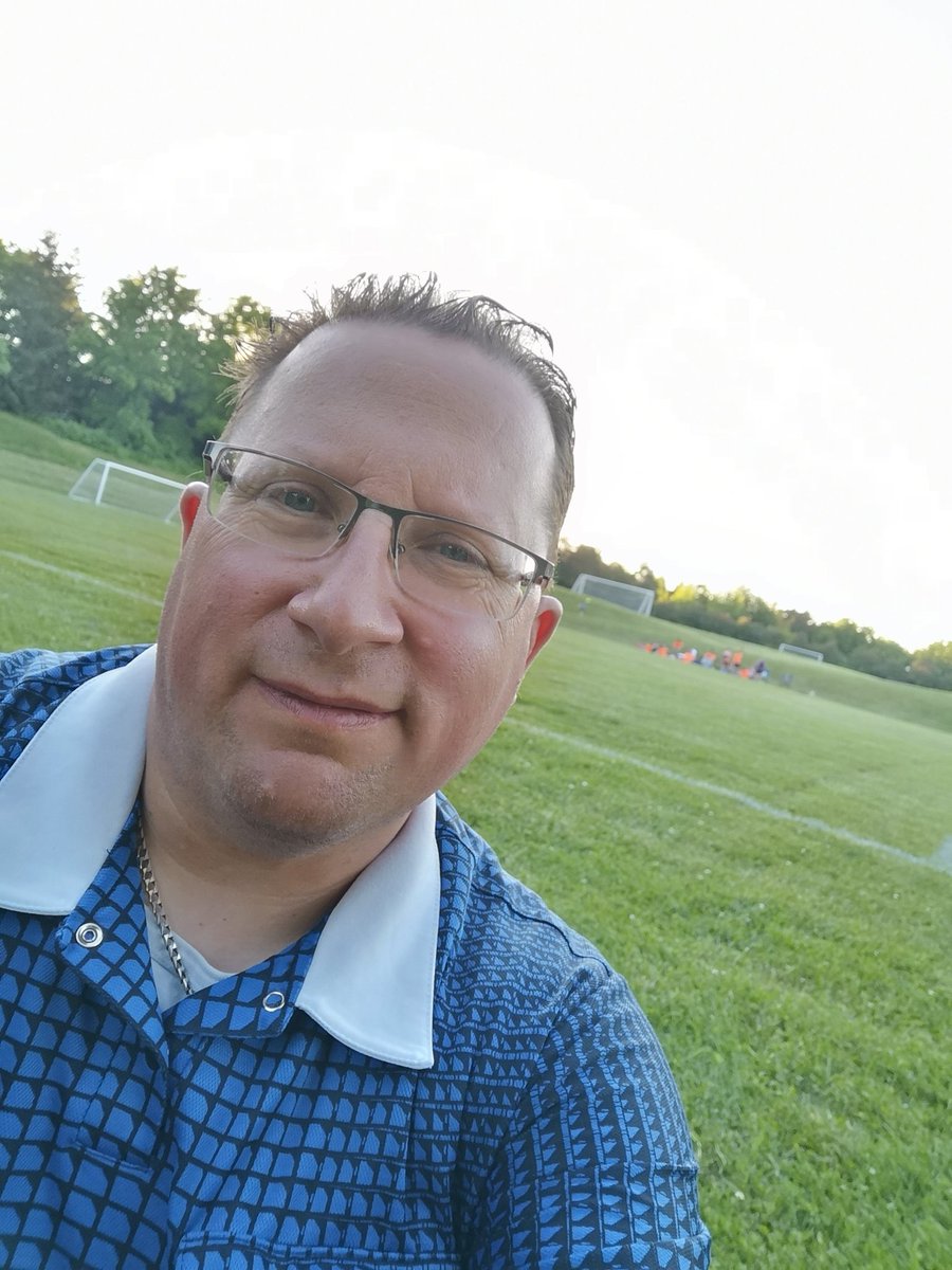 timmerj_75's tweet photo. #GameNight officiated @soccerwoodstock last night! Was a tough one when I pulled something in my foot about 10 minutes into the match! Had to limp my way though due to the young assistance & I was looking a little rough afterwards. #RefProblems Thanks to the understanding teams! https://t.co/TOn8gFmKl4