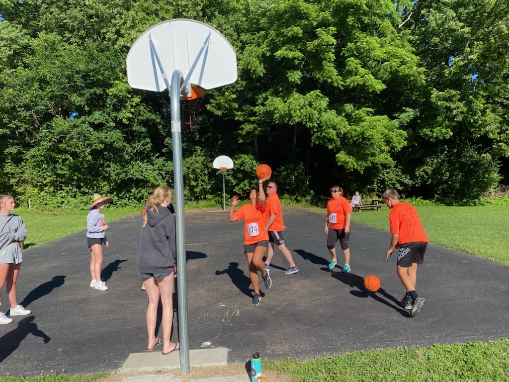 Darnell Parker (@coachdparker) on Twitter photo Took a weekend away from hoops to spend some time giving back, and Volunteering at <a href="/city_loveland/">Loveland, Ohio</a> amazing race! These girls had a lot of fun and the Hippity Hop station was definitely the most difficult 🤣🤣 #OurWay Took a weekend away from hoops to spend some time giving back, and Volunteering at <a href="/city_loveland/">Loveland, Ohio</a> amazing race! These girls had a lot of fun and the Hippity Hop station was definitely the most difficult 🤣🤣 #OurWay