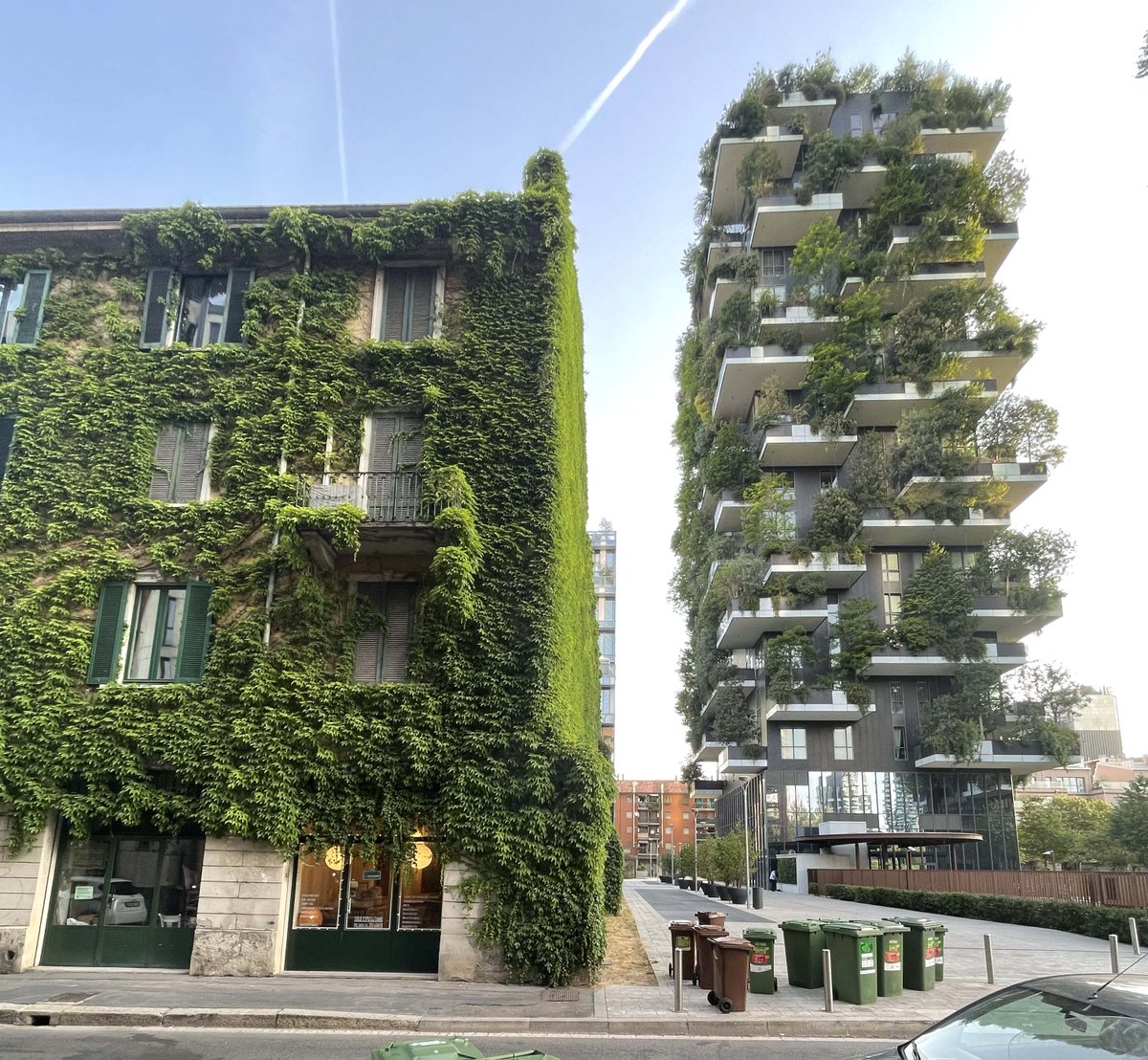 On my way back home from our succesful <a href="/URBi_NAT/">URBiNAT 🍃</a>  international conference on #NatureBasedSolutions in Milan. Couldn't think of a better scenery on my way to the train: New vs old Vertical Green Systems. Famous Bosco Verticale and its not so famous neighbor.