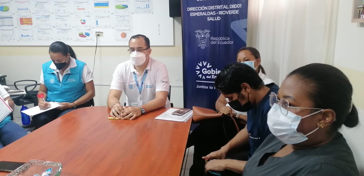 SaludImbabura's tweet photo. #Esmeraldas | Con el objetivo de realizar un  trabajo coordinado en la Red Pública Integral de Salud enmarcados en referencias y derivación de pacientes según su grado de complejidad, Hardy Morales, Director del #Distrito08D01, mantiene reunión de trabajo con Directivos del IESS https://t.co/zHJ9cbdz5Q