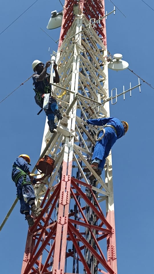 CujaeRedSocial's tweet photo. Grupo Aerodinámica de @CivilCujae en colaboración con @RadiocubaSTX y @UCLVCU. Identificación de fuerzas de viento en torre atirantada. En el marco del doctorado dual que realiza @KU_Leuven–#Cuaje.
#Ciencia #Cuba
@AlmaCujae @SoyCujae @MINCOMCuba https://t.co/vzYxxq9BrB