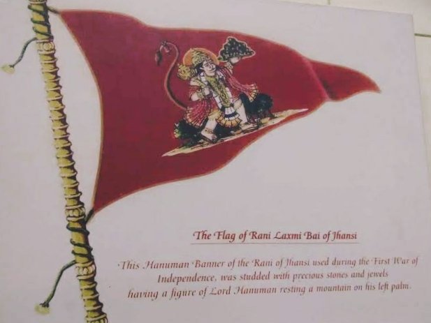 KshatriyaItihas's tweet photo. Remembering the fearless queen of Jhansi, an embodiment of sacrifice, honour and chivalry #RaniLaxmiBai on her death anniversary.
Her bravery and fearlessness will keep inspiring generations of Indians to come.

Image: The flag used by Rani Laxmi Bai during the revolt of 1857. https://t.co/DAJSxl8wEQ