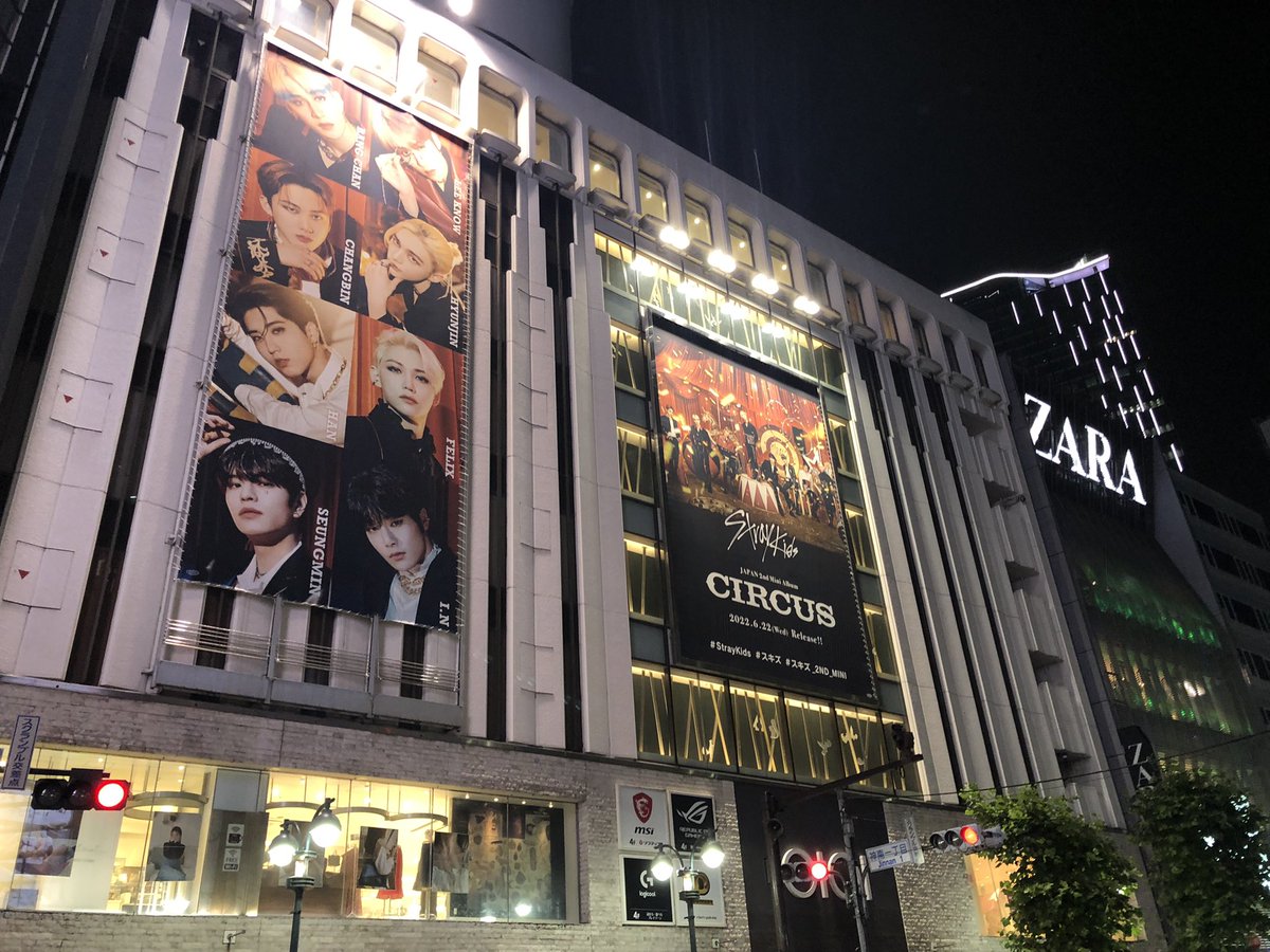 H0NEYKSM's tweet photo. ooh also i saw this on my way back home ^^ https://t.co/16RLr3FD5j
