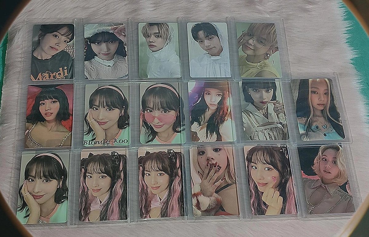 lomlggukiee's tweet photo. ic interest check { wts lfb ph }

reply your max budget for the set or bundle of pc you want in the pictures below
 
- not all photocards are mint, not for sensitive buyers
- bought all of them here on twitter and facebook (not my own pulls so sorry if others are pricey but will+ https://t.co/6f5dM6KpOv