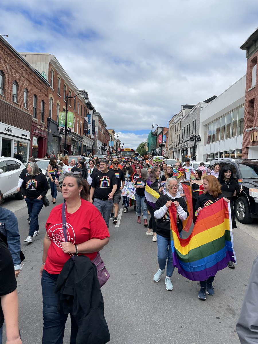 LimestoneDSB's tweet photo. Couldn’t be happier with the #teamldsb turn out at @KingstonPride parade! ❤️🧡💛💚💙💜 https://t.co/WpeSP1bPYO