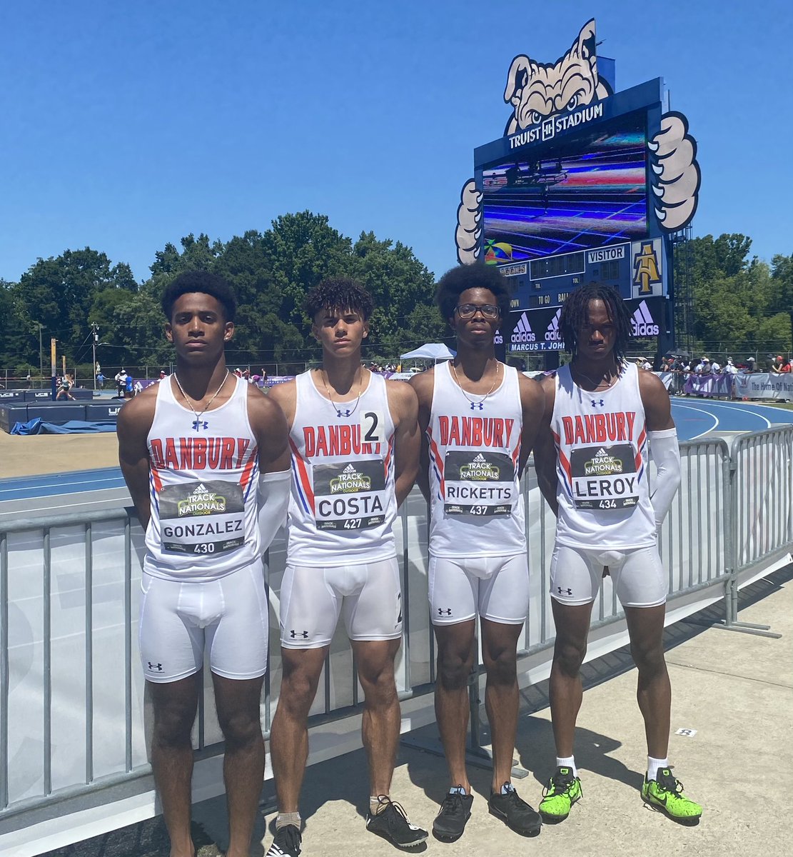 New DHS Soph school record 44.31 in the 4x100m at the Adidas National Champ.
<a href="/JaydenLeroy5/">Jayden Leroy</a> <a href="/victorcosta06/">victor costa</a> @aydyngonzalez7  
<a href="/Nasir_Ricketts1/">Nasir Ricketts</a>