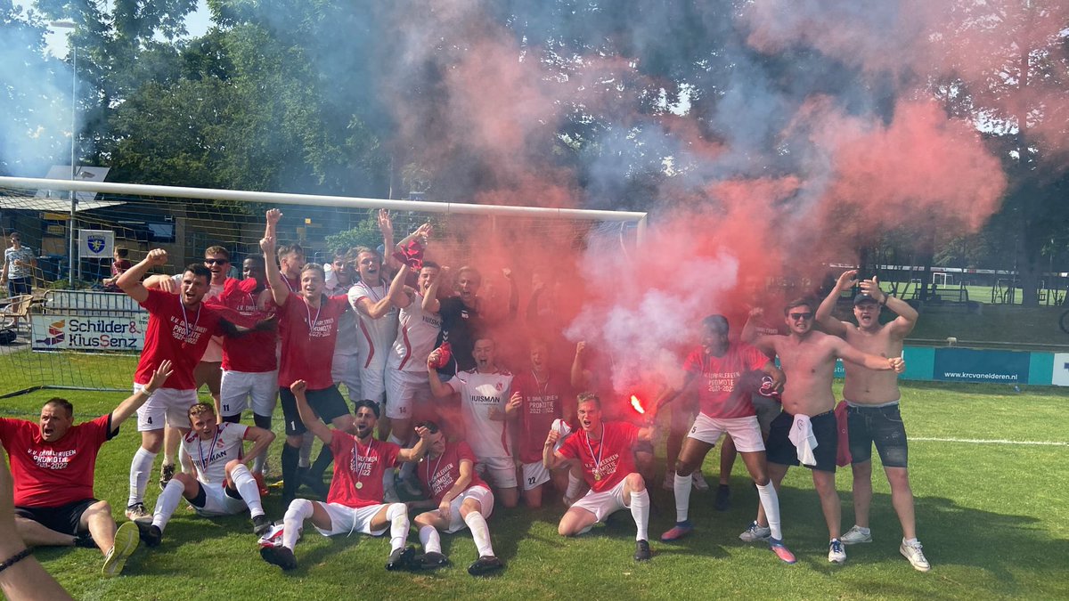 JAAAAA! ONGELOOFLIJK WAT SPANNEND! WE WINNEN MET 1-2 NA VERLENGING! PROMOTIE 3E KLASSE IS EEN FEIT EN OH ZO VERDIEND!!!