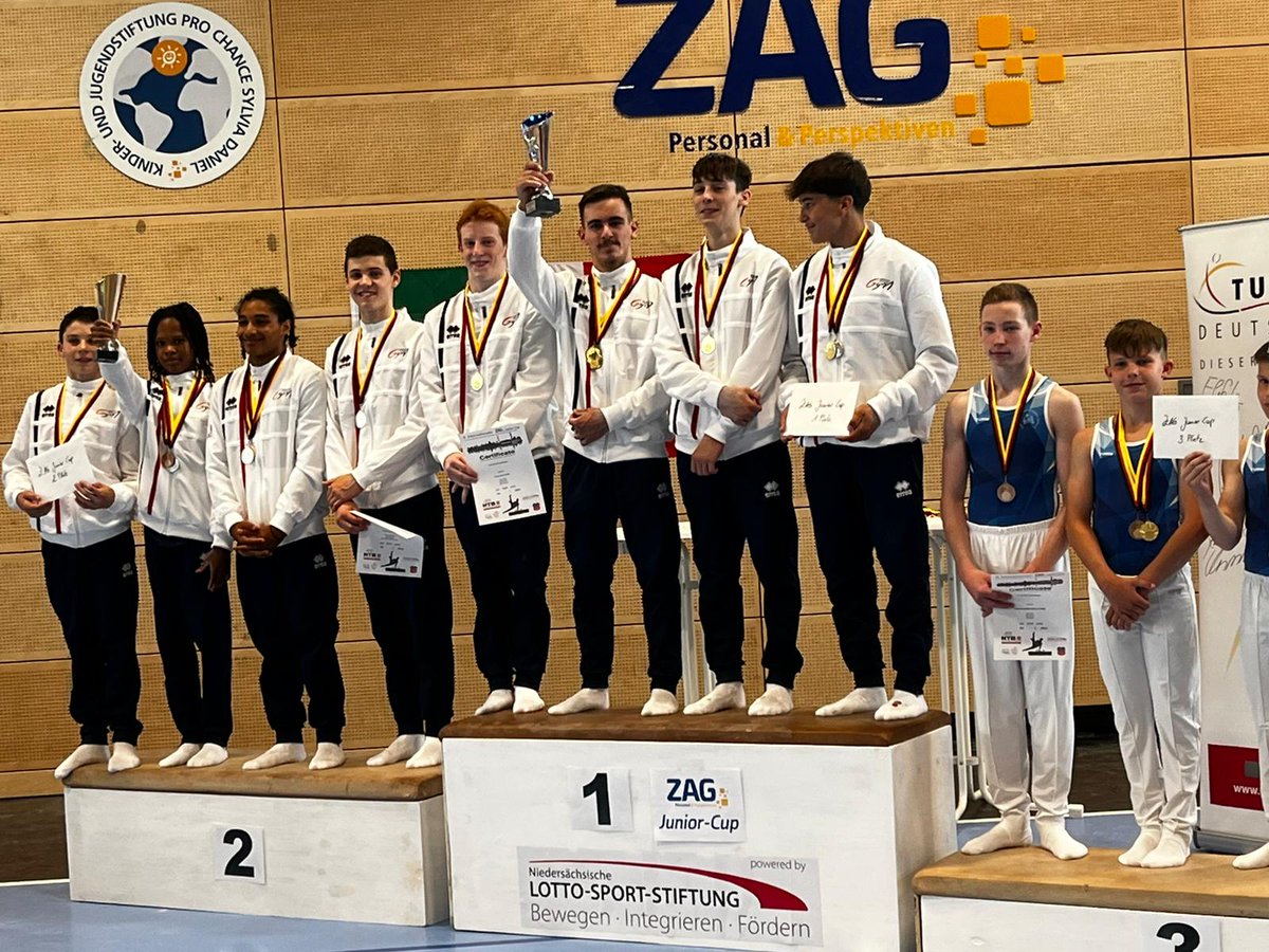 ffgymnastique's tweet photo. 8. INTERNATIONALER ZAG JUNIOR CUP 📍 Hanovre

Les équipes de France U16 terminent 1ère et 2e. R. Bordelais Maisonable remporte le bronze chez les 13-14 ans. Chez les 15-16 ans, N. Camilleri termine 1er, N. Sakouhi 2e, et K. Mangala Bima 3e.

+ d'infos > https://t.co/iAXkg8oVHZ https://t.co/bcc9y1L7Q3