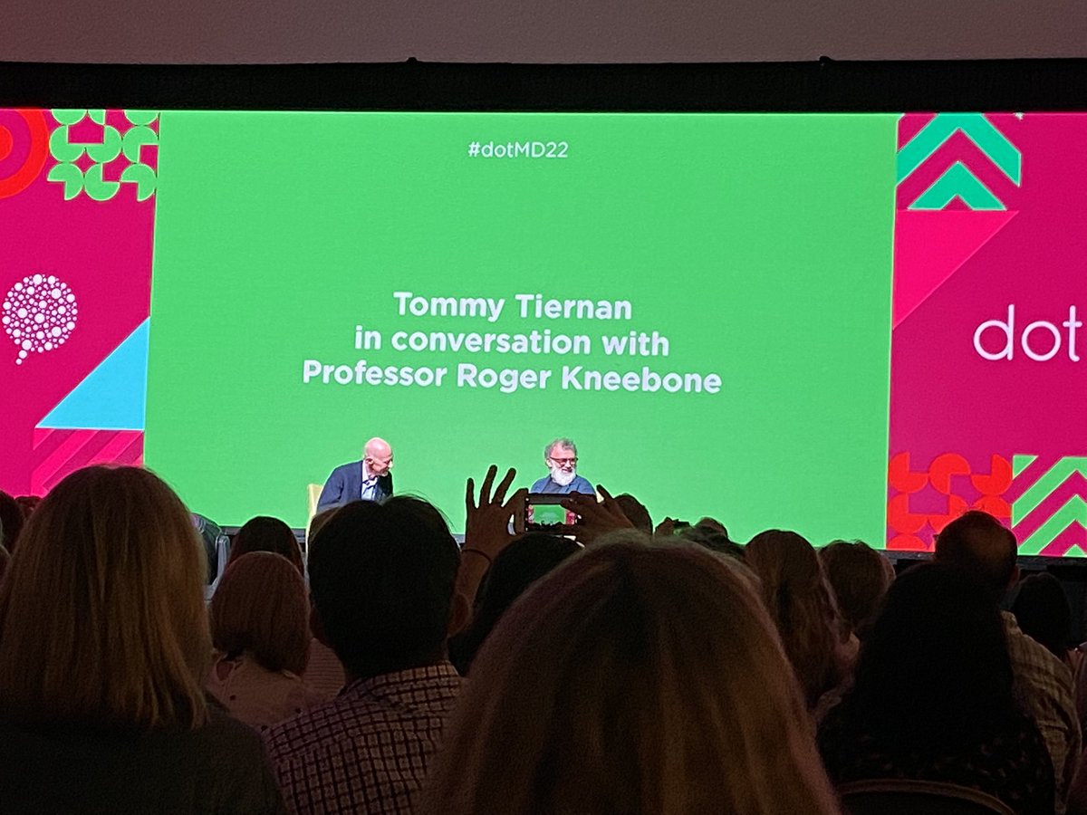 doc_habibi's tweet photo. Medicine as performance with the fabulous @Tommedian #dotmd @DotMDConf https://t.co/2yH8JWGuzs