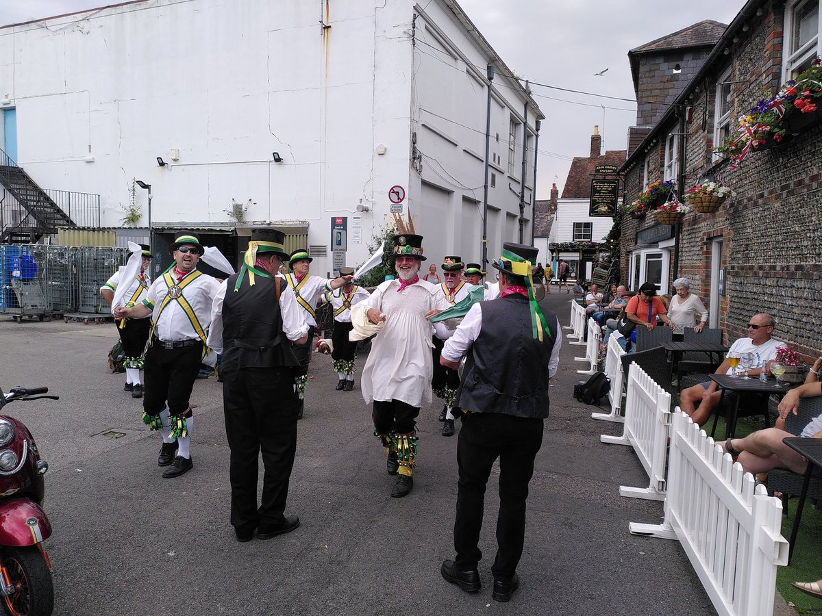 Knots of May tweet media