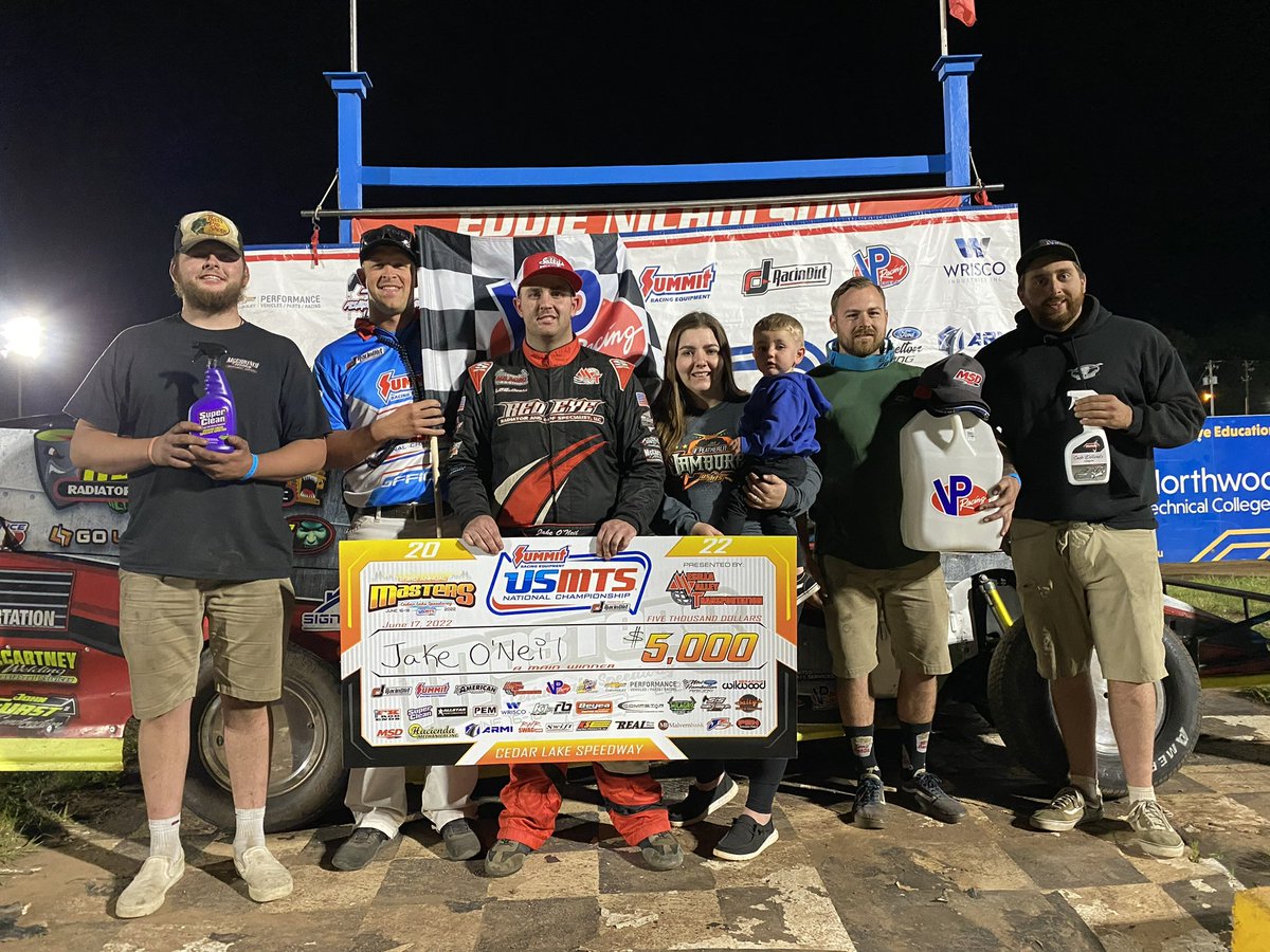 RacinDirt's tweet photo. .@JONeilracing took care of the Friday night @USMTS race from @racecedarlake. He and the rest of the field will shoot for $10K tonight! https://t.co/wMXSLzZTsc