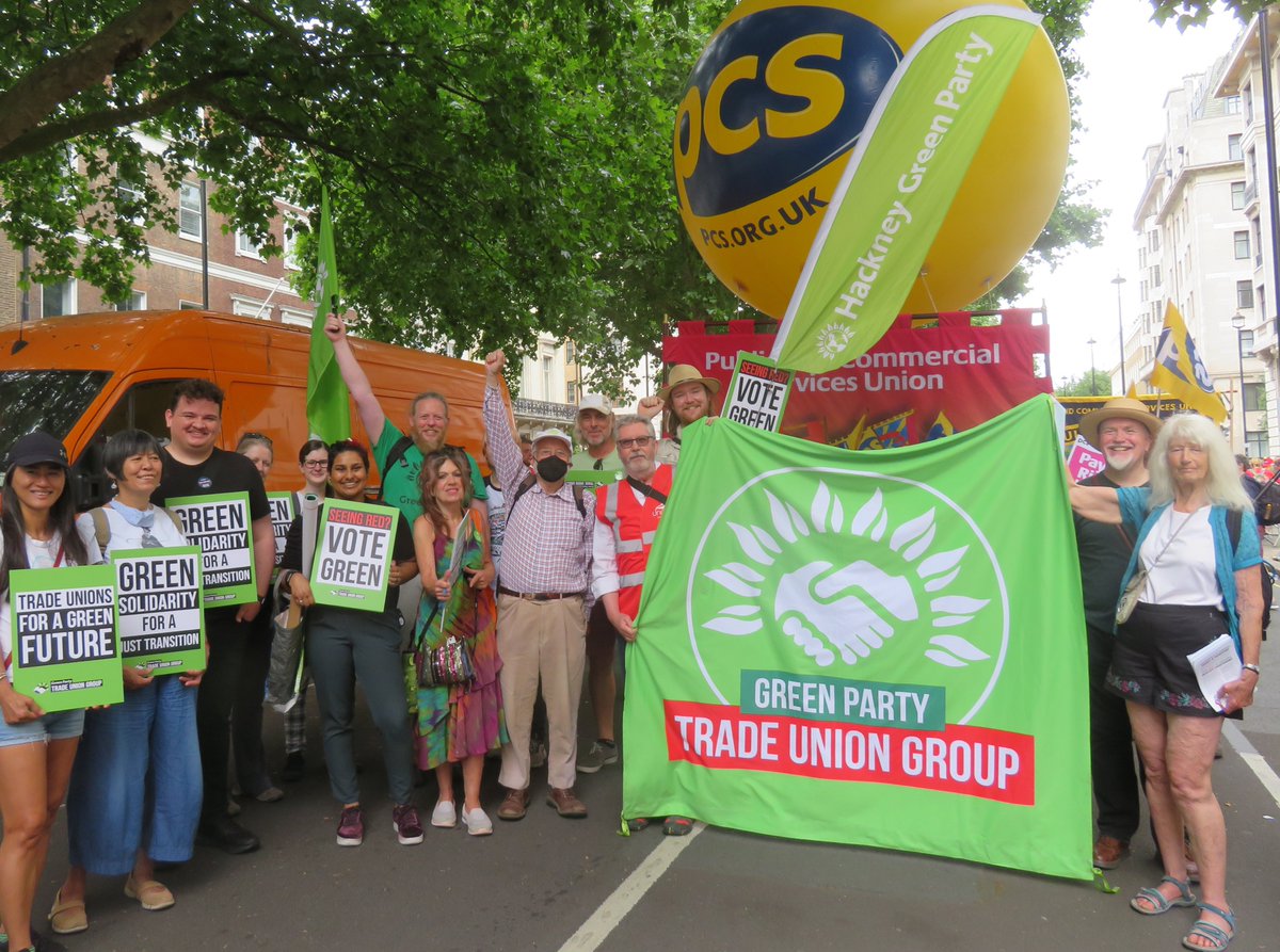 tradeuniongreen's tweet photo. We turned out today to join the @TheTUC #WeDemandBetter march and rally and were joined by @CarolineRussell #enoughisenough #pay15 @TheGreenParty We must keep building TU links to ensure a just transition and #greennewdeal https://t.co/J20Tr2JkgS