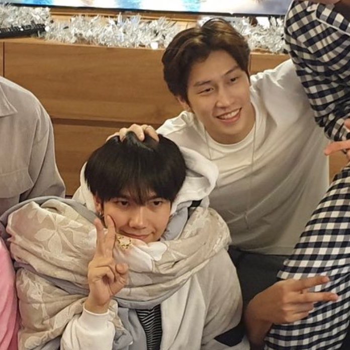 หยุมหัวในซีรี่ย์                   หยุมหัวในชีวิต
#KinnPorscheEP11