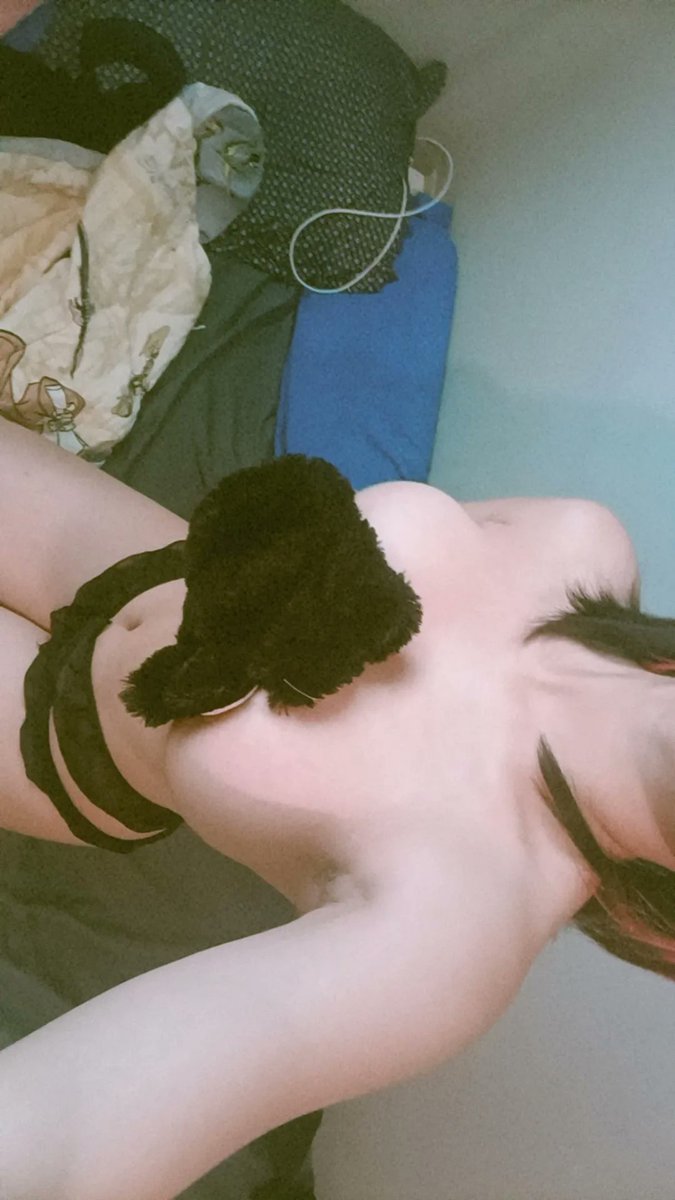 Chole69566's tweet photo. Wanna watch my boobies🌝✨ https://t.co/DdFzGbnBsj