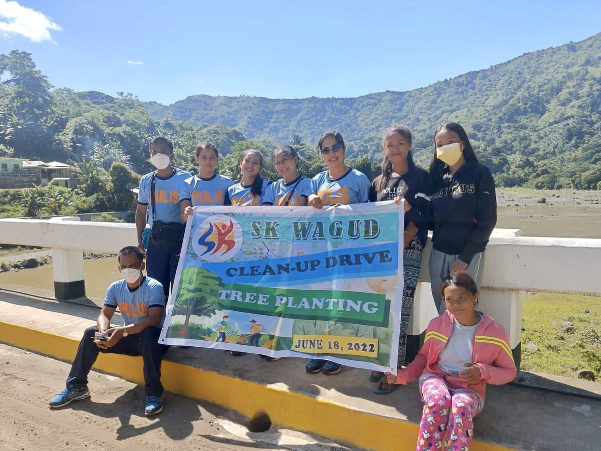PNPPinukpuk's tweet photo. Personnel of Pinukpuk MPS together with KKDAT members, Phil. Army led by Ssg Danny G Tandingan & BLGU conducted Tree Planting Activity & Clean-up Drive at the boundary of Brgy. Aciga & Brgy. Wagud, Pinukpuk, Kalinga.
#TreePlantingActivity
#CleanUpDrive
#WeServeAndProtect
#TeamPNP https://t.co/S4pi1ARV11