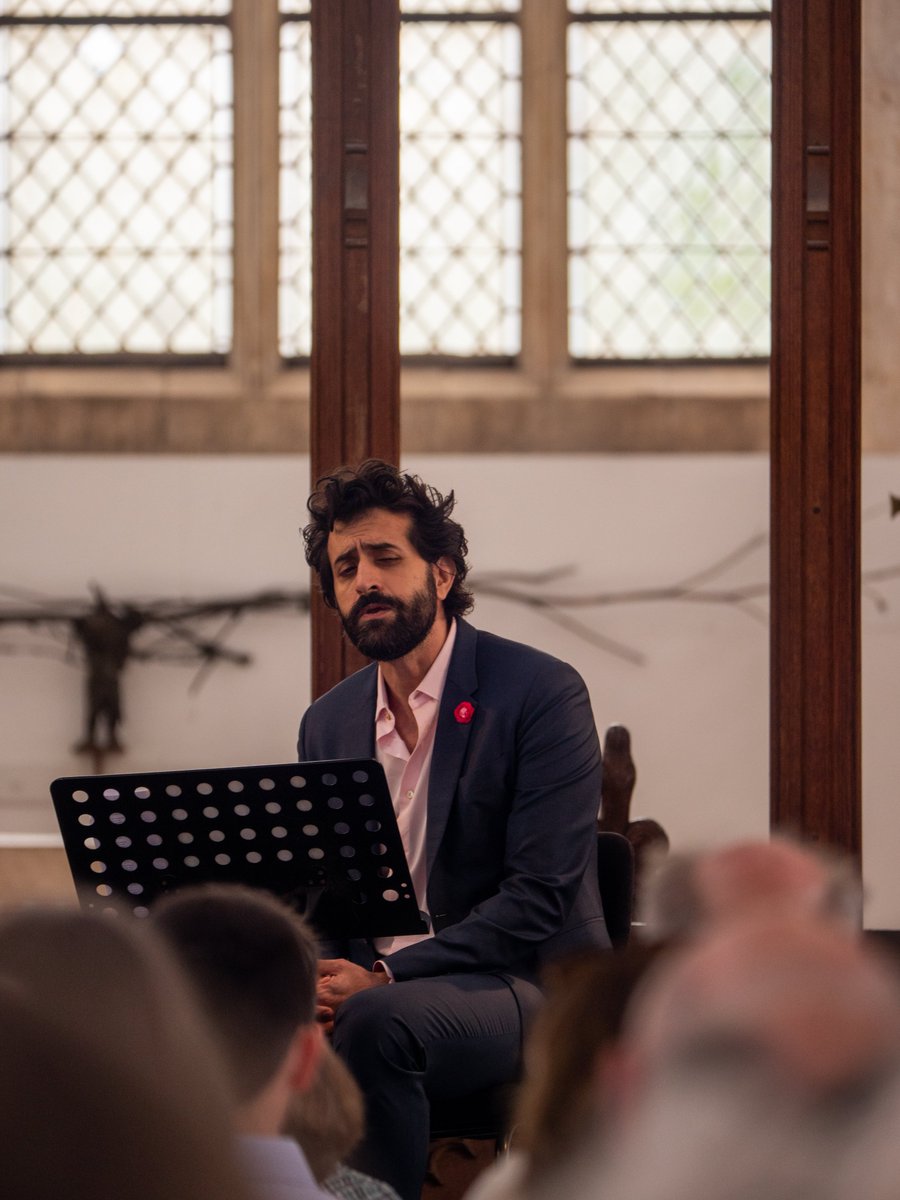 Today at Blythburgh Church, two outstanding performers presented a wonderfully eclectic programme, from Dowland and Purcell, to traditional Sephardic and Andalucian songs, to Britten. A simple, pure meeting of guitar and tenor. @KarimSulayman and @seanshibe, you were a delight.