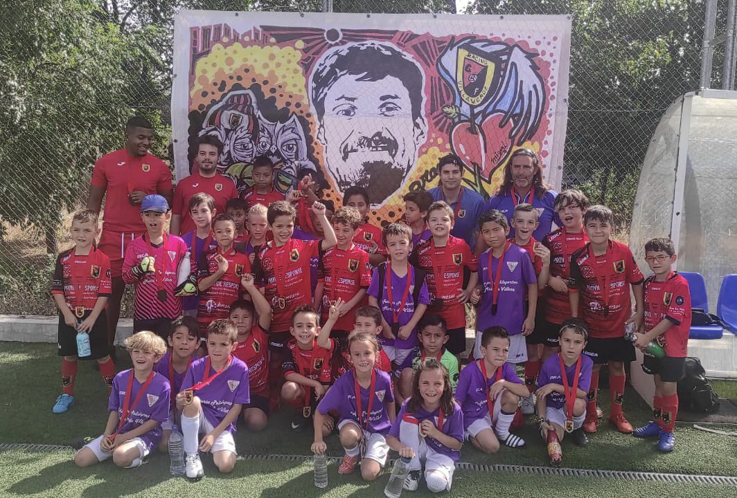 OVButarque's tweet photo. Muchas gracias @rvillaverdecf por la invitación. Ha sido todo un placer participar en el Primer Torneo David Diez De la Cruz. @AVIButarque @JMD_villaverde @DistritoVillav @GenteVillaverde @gentedigital https://t.co/O2g1C3Tt3T